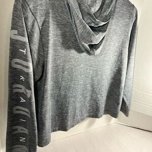 Nike child’s size small hooded dry fit unisex hooded long sleeve shirt